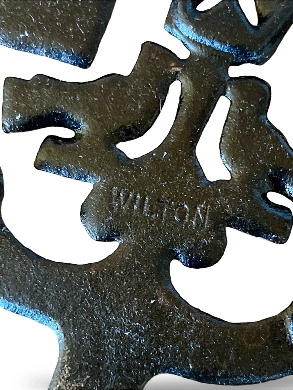 Vintage Hand-Painted Wilton Cast Iron Trivet Pennsylvania Dutch Amish Folk Art - Picture 3 of 3